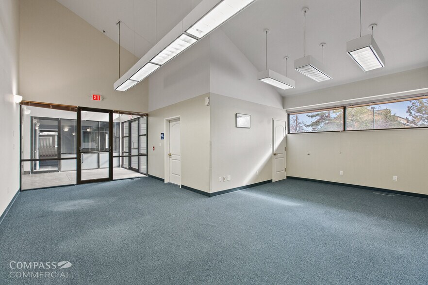 More Photos Of 2698 NE Courtney Dr, Bend Medical For Sale