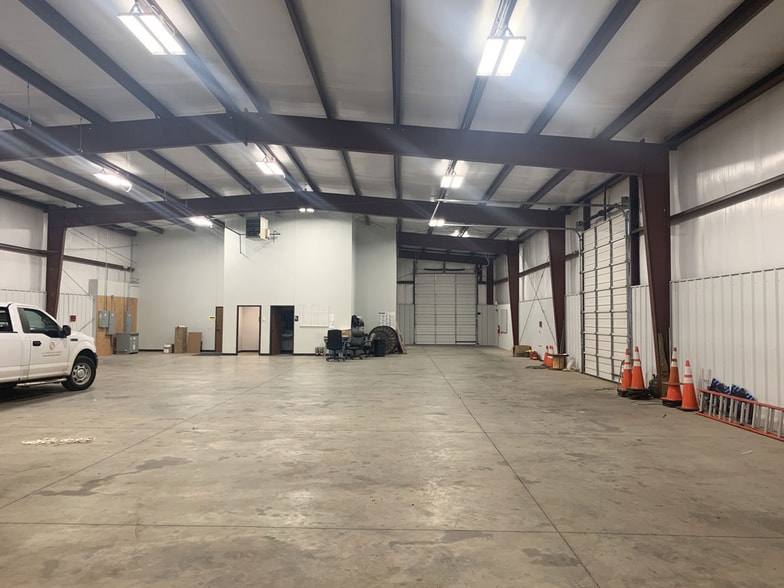 More Photos Of 2616 S Ann Arbor Ave, Oklahoma City Warehouse For Lease