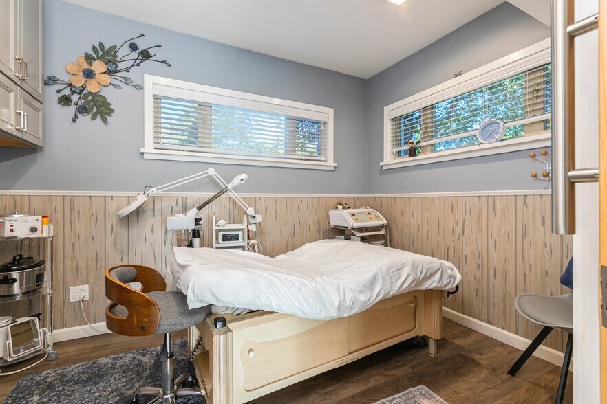 More Photos Of 1420 Montauk Hwy, Oakdale Medical For Lease