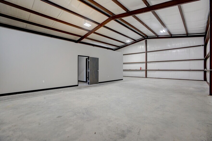 More Photos Of 1069 County Road 264, Bertram Unknown For Lease