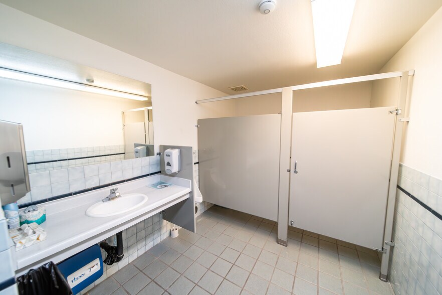 More Photos Of 1550 N Norma St, Ridgecrest Office For Lease