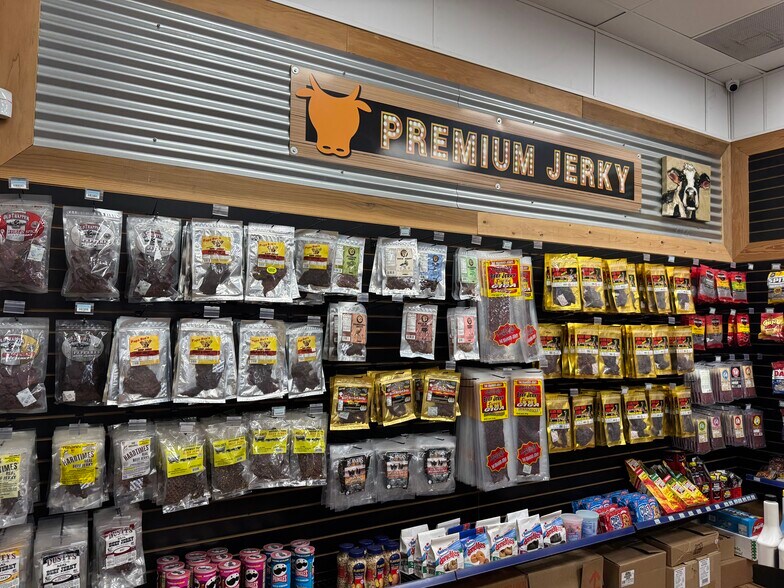 More Photos Of 16850 Stoddard Wells Rd, Victorville Service Station For Sale