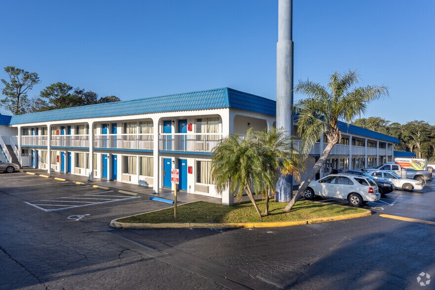 More Photos Of 2992 W International Speedway Blvd, Daytona Beach Hotel For Sale