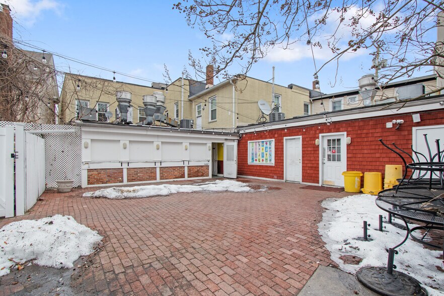 More Photos Of 96-100 South St, Oyster Bay Storefront Retail Residential For Lease