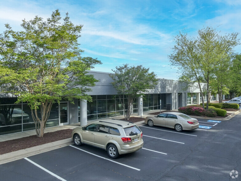 More Photos Of 8604 Cliff Cameron Dr, Charlotte Office For Lease