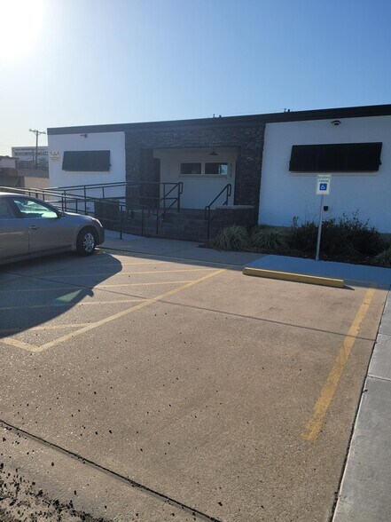 Primary Photo Of 535 Gordon St, Corpus Christi Medical For Lease
