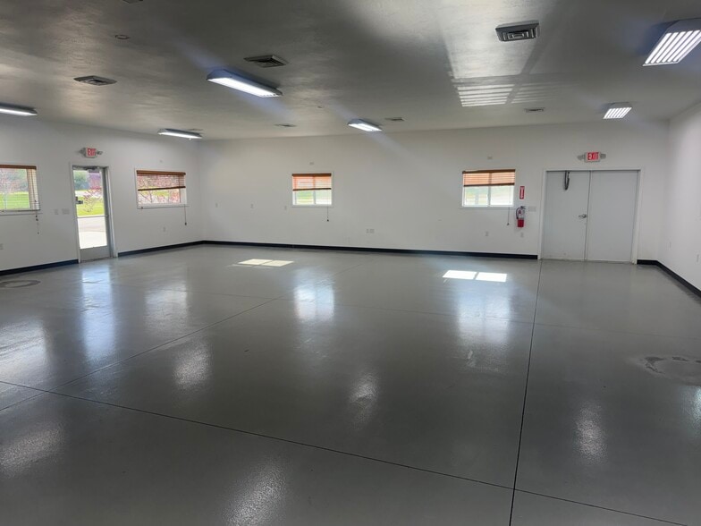 More Photos Of 3978 State Road 21, Oshkosh General Retail For Lease