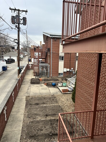 More Photos Of 1400 S Austin Blvd, Cicero Shelter For Sale