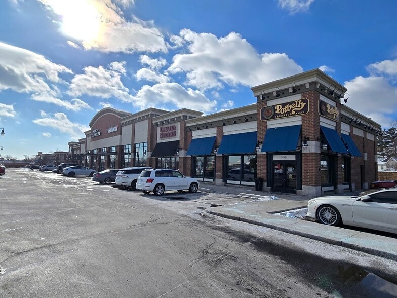 More Photos Of 31901-31991 Woodward Ave, Royal Oak Unknown For Lease