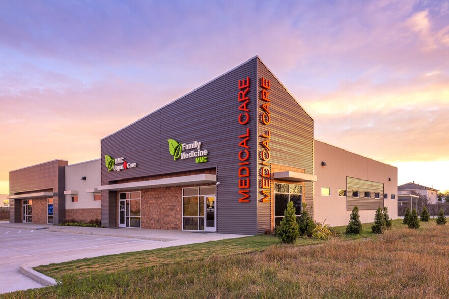 More Photos Of 6750 E Sam Houston Pky N, Houston Medical For Lease