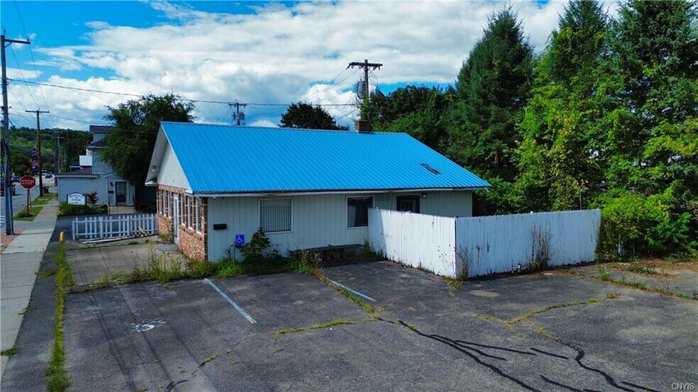 More Photos Of 62 Erie Blvd, Canajoharie Freestanding For Sale