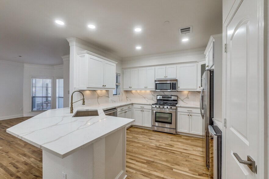 More Photos Of 4210 Prescott Ave, Dallas Apartments For Sale