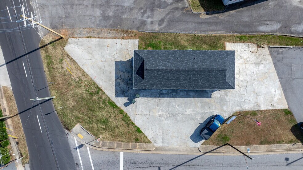 More Photos Of 121 13th St SW, Hickory Office For Sale