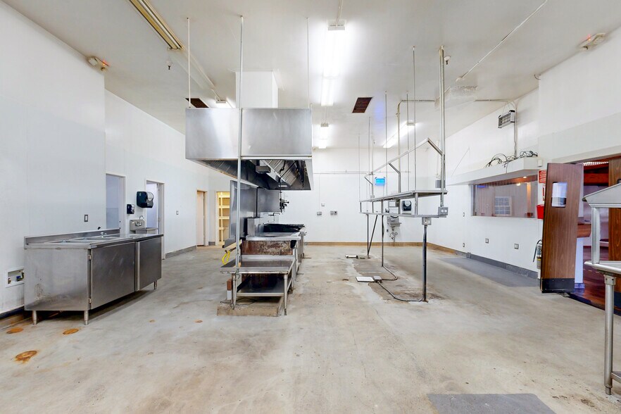More Photos Of 5862-5872 Doyle St, Emeryville Restaurant For Sale