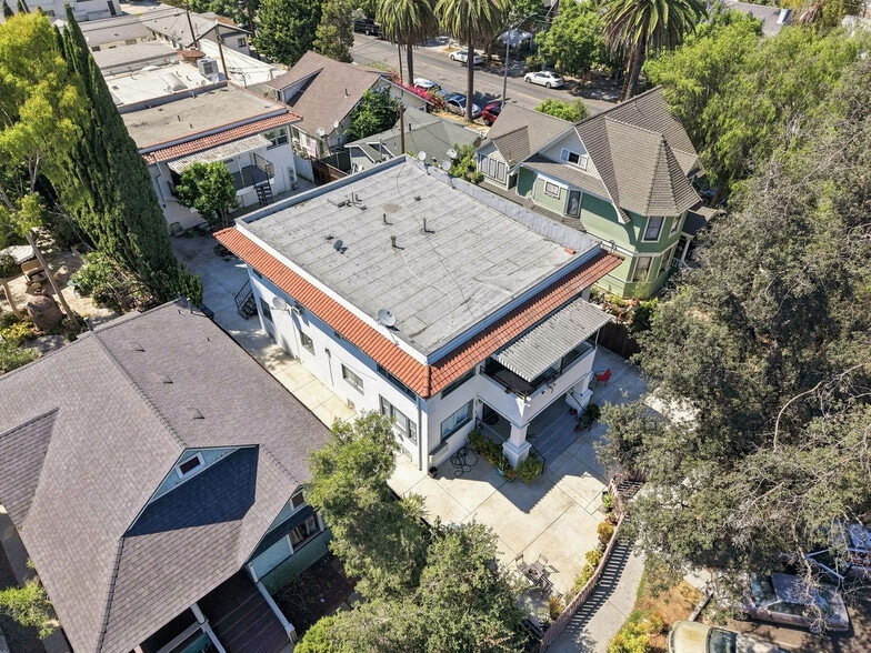More Photos Of 943-949 Chestnut Ave, Long Beach Apartments For Sale