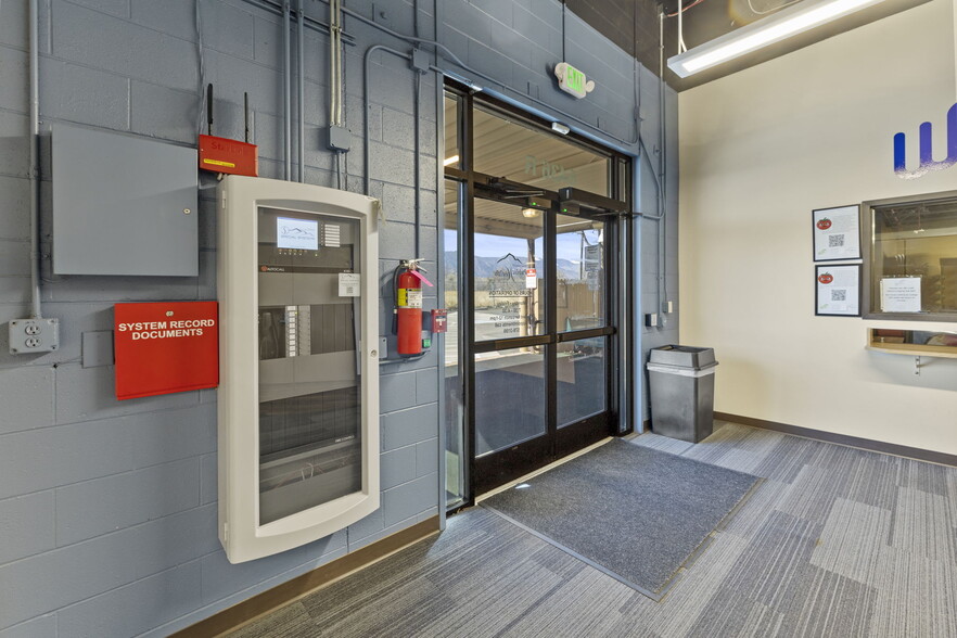 More Photos Of 6436 S Hwy 85-87, Colorado Springs General Retail For Sale