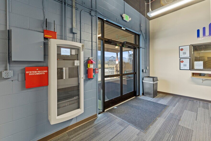 More Photos Of 6436 S Hwy 85-87, Colorado Springs General Retail For Sale