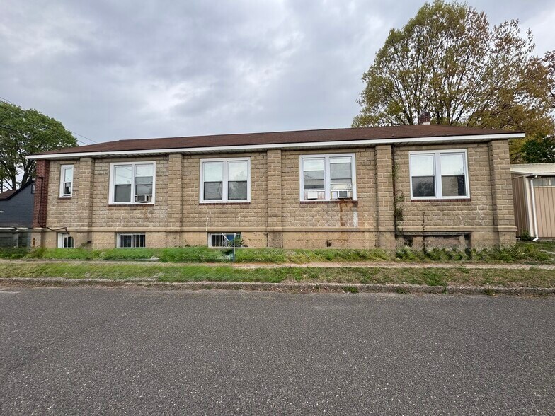 More Photos Of 400 Magnolia St, Beverly Warehouse For Sale