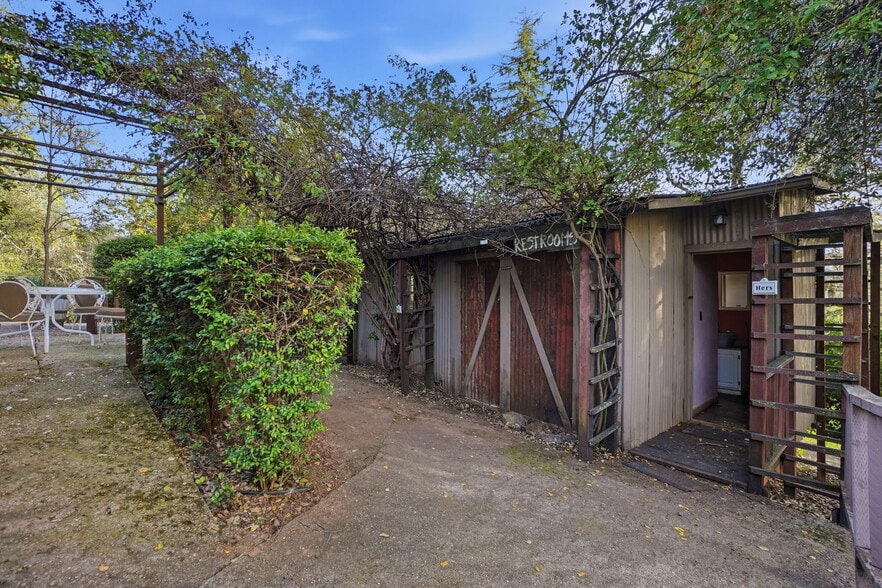 More Photos Of 21645 Parrotts Ferry Rd, Sonora Specialty For Sale