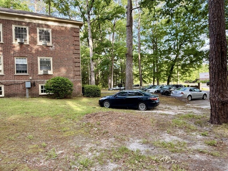 More Photos Of 915 Raleigh Road Pky W, Wilson Apartments For Sale