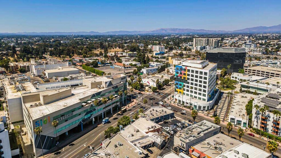 More Photos Of 5148-5152 Lankershim Blvd, North Hollywood Storefront For Sale