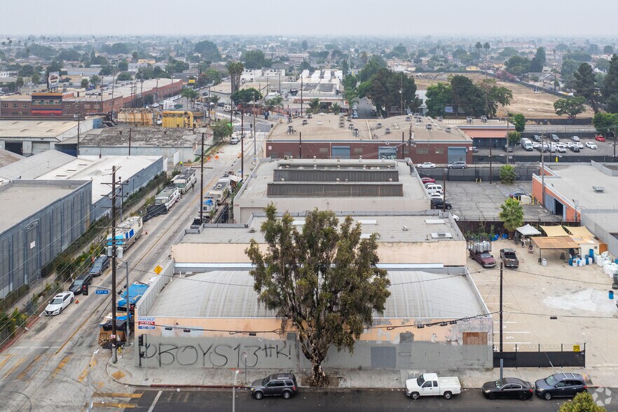 More Photos Of 5701-5709 S San Pedro St, Los Angeles Manufacturing For Lease