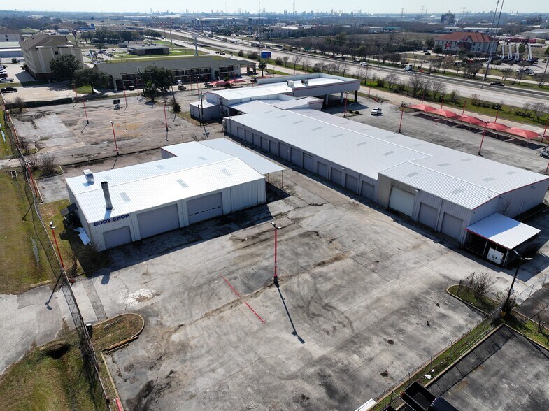 More Photos Of 621 State Highway 146, La Porte Auto Dealership For Lease