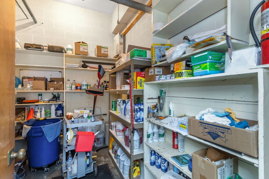 More Photos Of 411 Turner St, Clearwater Religious Facility For Lease