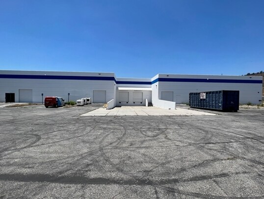 More Photos Of 701 Corporate Center Dr, Pomona Research And Development For Sale