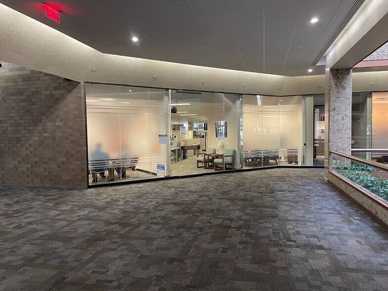 More Photos Of 100 S Salina St, Syracuse Office For Lease