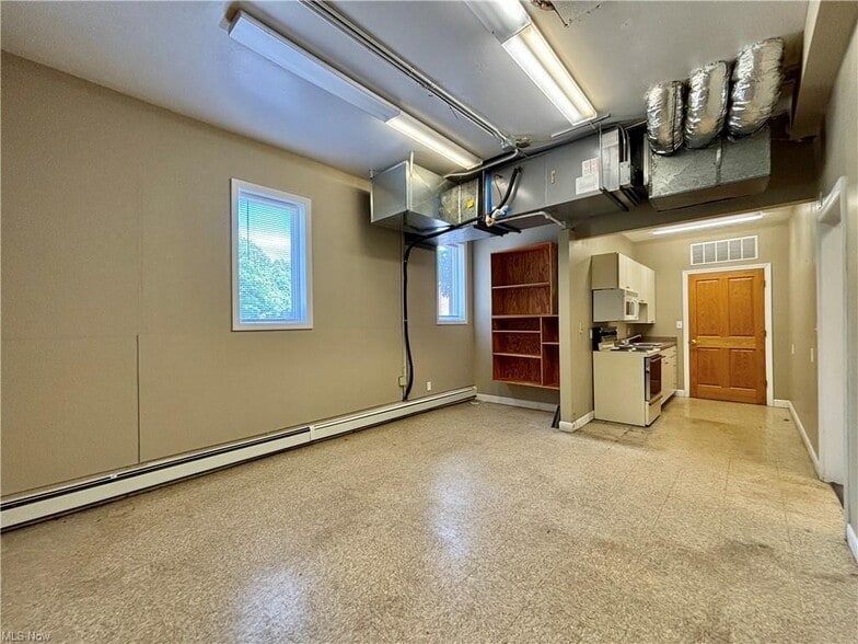More Photos Of 3312 Lake Ave, Ashtabula Office For Sale