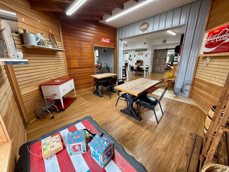 More Photos Of 552995 US Highway 1, Hilliard Restaurant For Lease