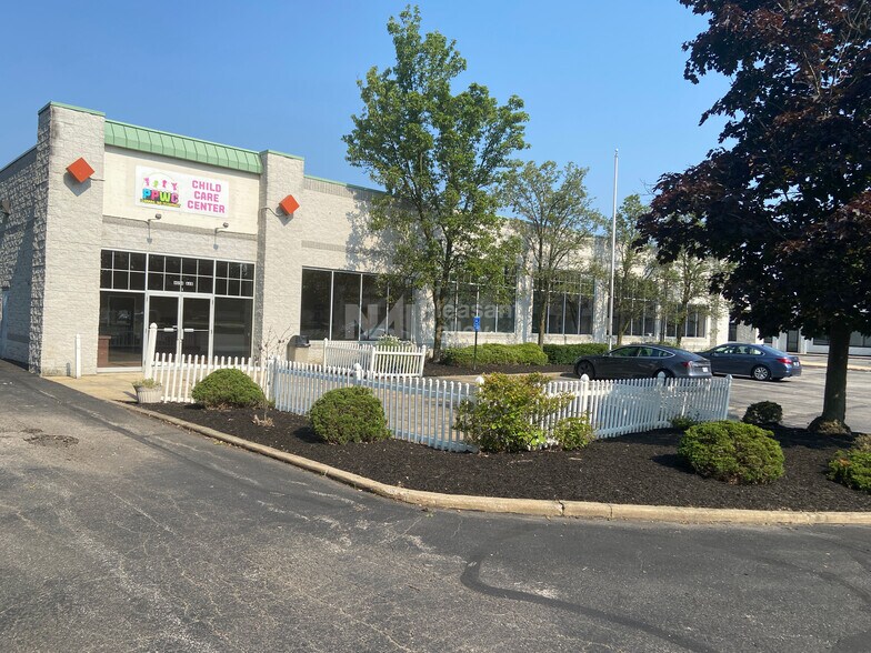 More Photos Of 8054 Darrow Rd, Twinsburg Office For Sale