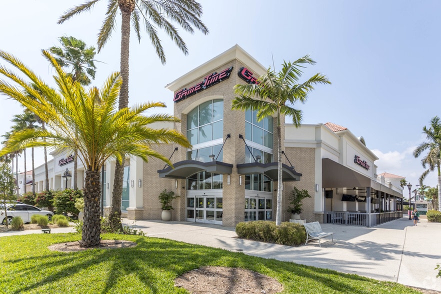 More Photos Of 10012 Gulf Center Dr, Fort Myers Unknown For Lease