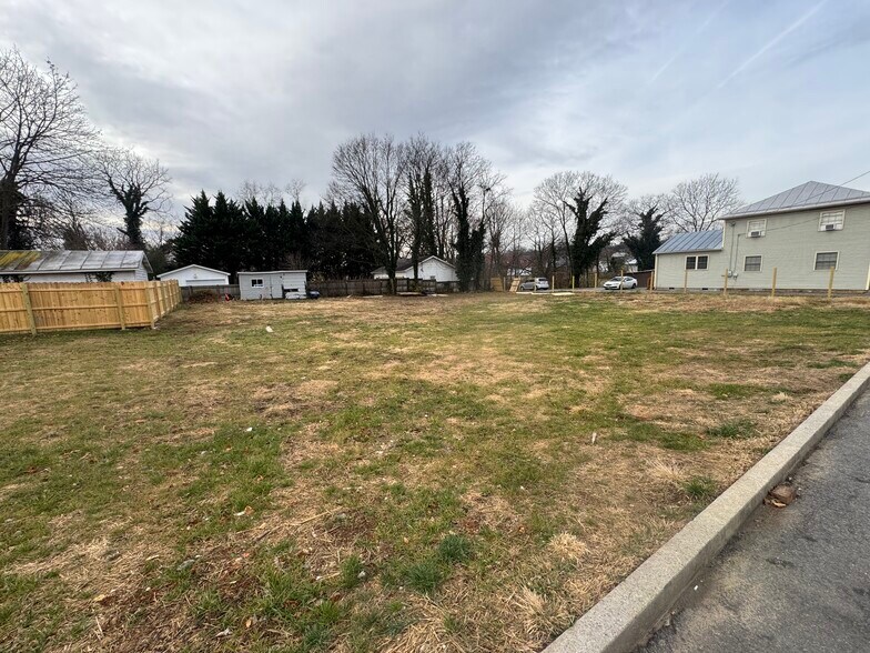 More Photos Of Foundry St, Woodstock Land For Sale