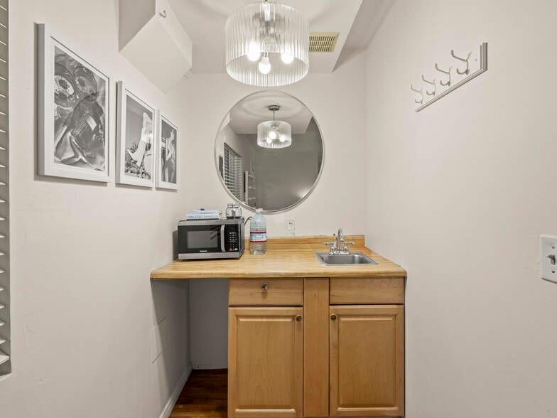 More Photos Of 406 E Ave, Coronado Multifamily For Sale