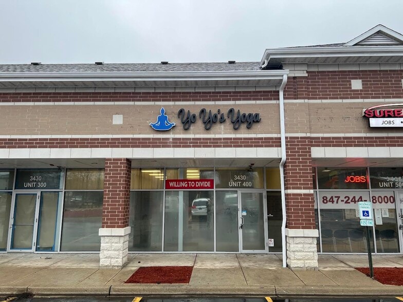 More Photos Of 3430 Grand Ave, Gurnee Storefront For Lease