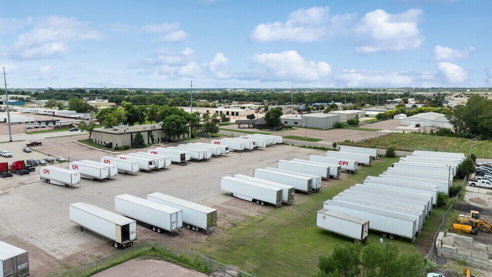 More Photos Of 1600 E Benson Rd, Sioux Falls Office For Sale