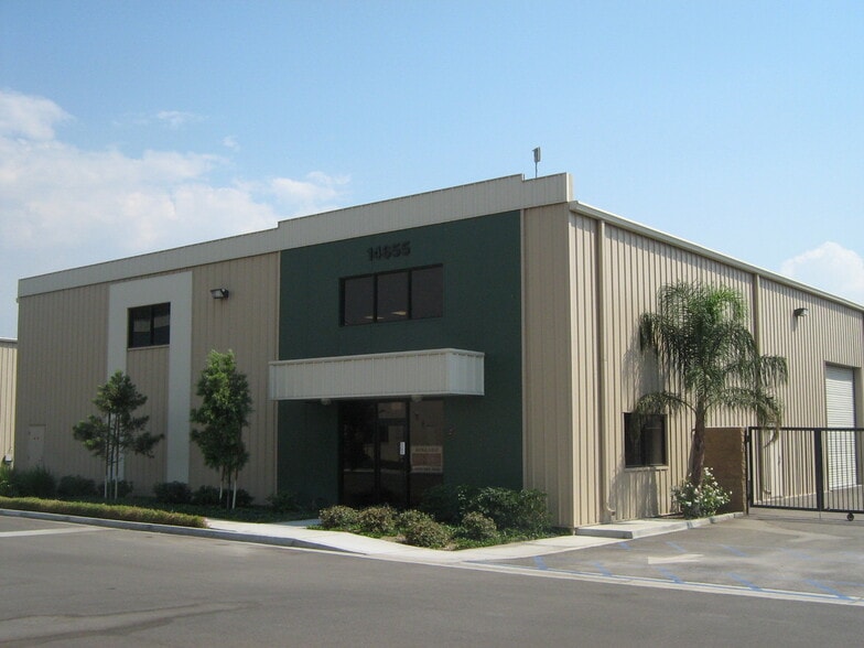 More Photos Of 14655 El Molino St, Fontana Warehouse For Lease