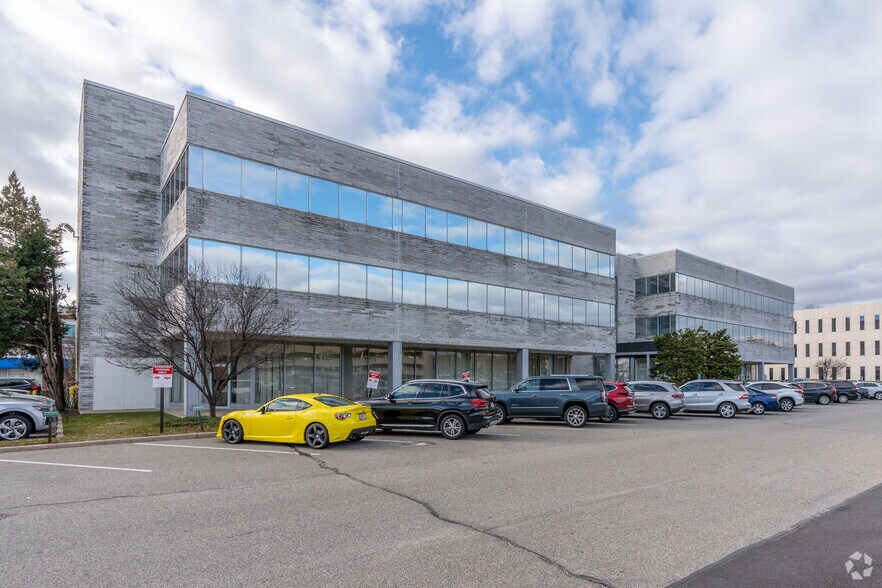 More Photos Of 1305 Franklin Ave, Garden City Office For Lease