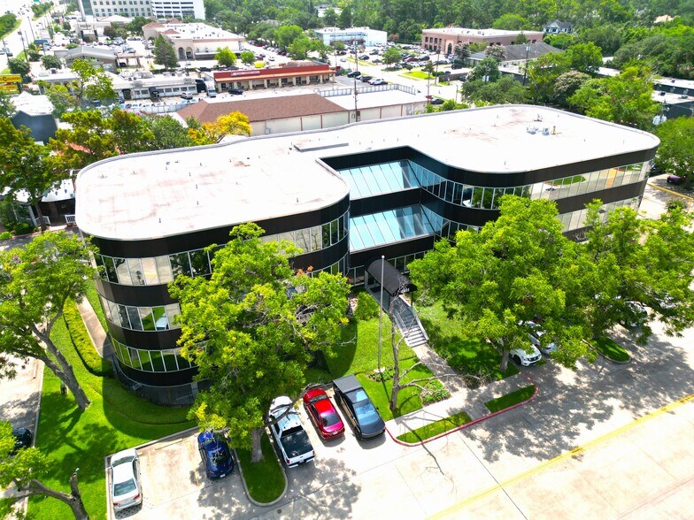 More Photos Of 8955 Katy Fwy, Houston Office For Lease