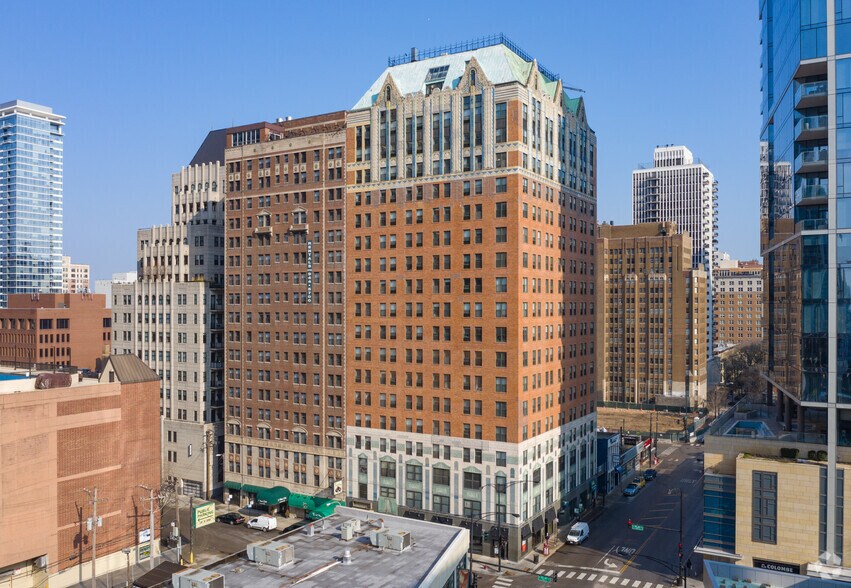 Primary Photo Of 1150 N State St, Chicago Apartments For Lease