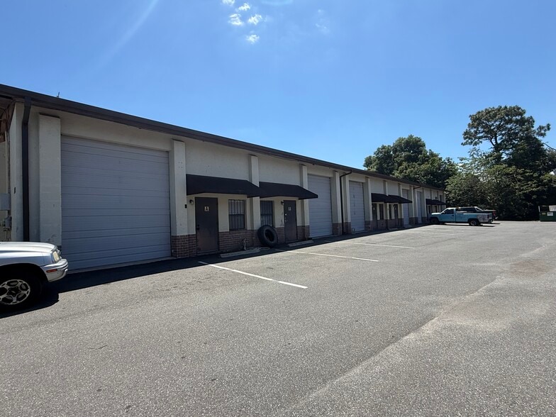 Primary Photo Of 3892 NE 40th Pl, Ocala Warehouse For Lease