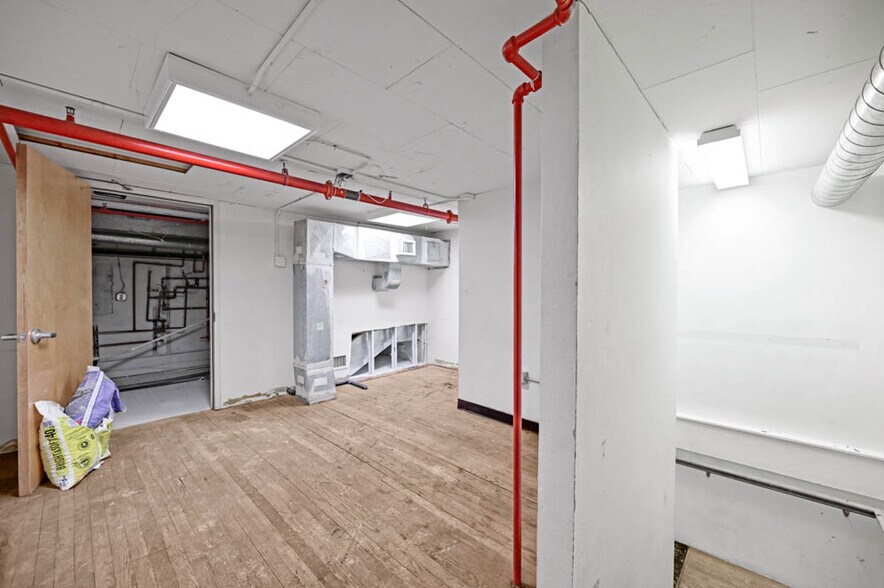 More Photos Of 106 W San Francisco St, Santa Fe General Retail For Lease