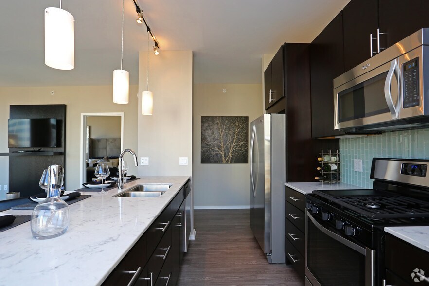 More Photos Of 123 N Desplaines St, Chicago Apartments For Lease