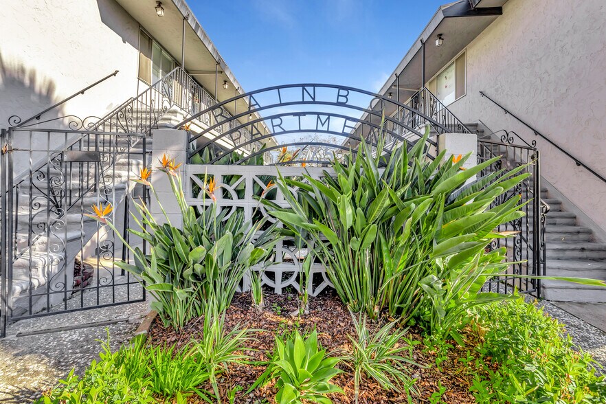 More Photos Of 775 Oak St, Mountain View Apartments For Sale