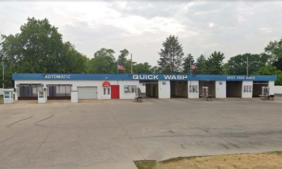 Primary Photo Of 2217 Plainfield Rd, Crest Hill Carwash For Sale