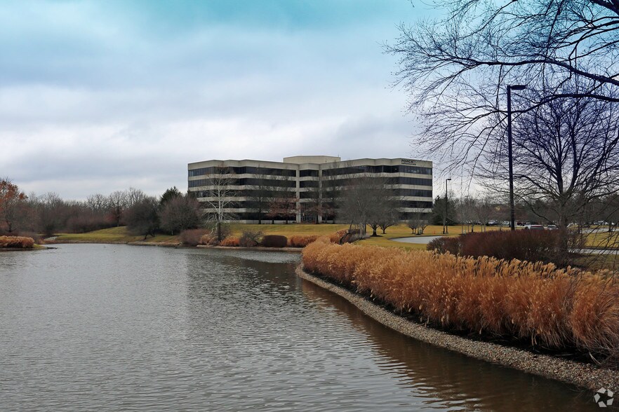 More Photos Of 8425 Woodfield Crossing Blvd, Indianapolis Office For Lease