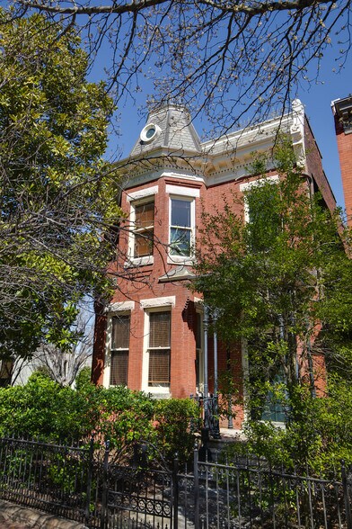 More Photos Of 2200 E Grace St, Richmond Apartments For Sale