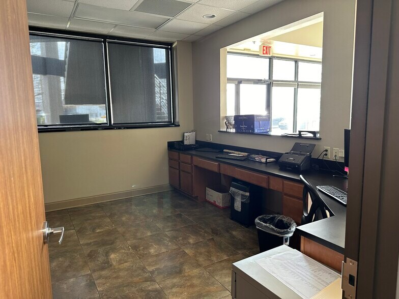 More Photos Of 4750 Sherwood Common Blvd, Baton Rouge Office For Lease